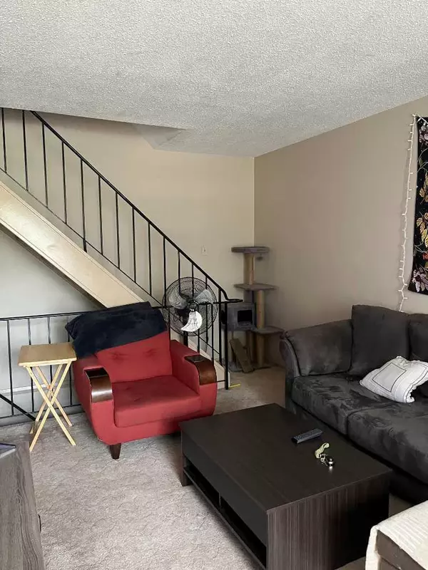 Red Deer, AB T4R 1G8,20 Alford AVE #44