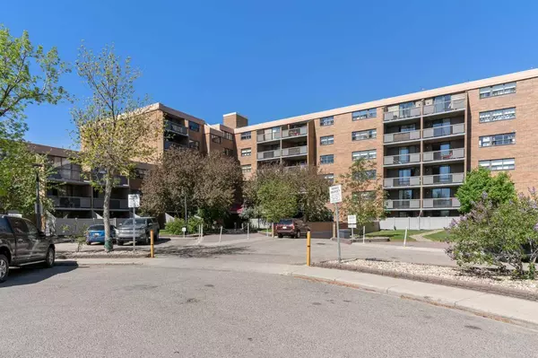 Calgary, AB T2E7X3,30 Mchugh CT NE #303