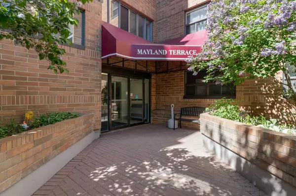 Calgary, AB T2E7X3,30 Mchugh CT NE #303
