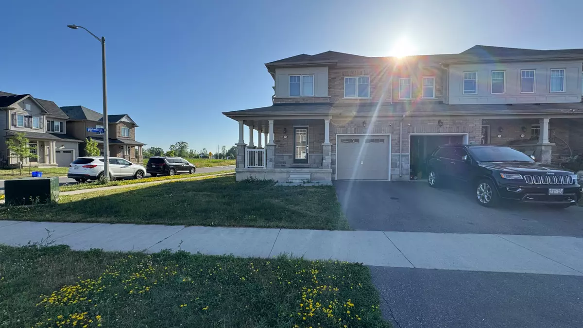 Niagara Falls, ON L2H 3S2,7779 Redbud LN