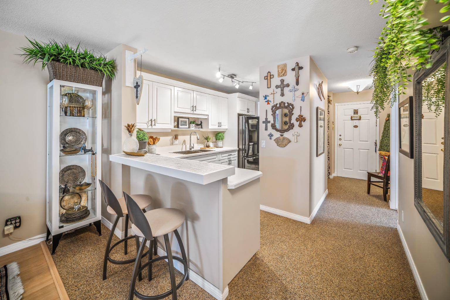 Calgary, AB T2V 0G9,705 56 AVE Southwest #203