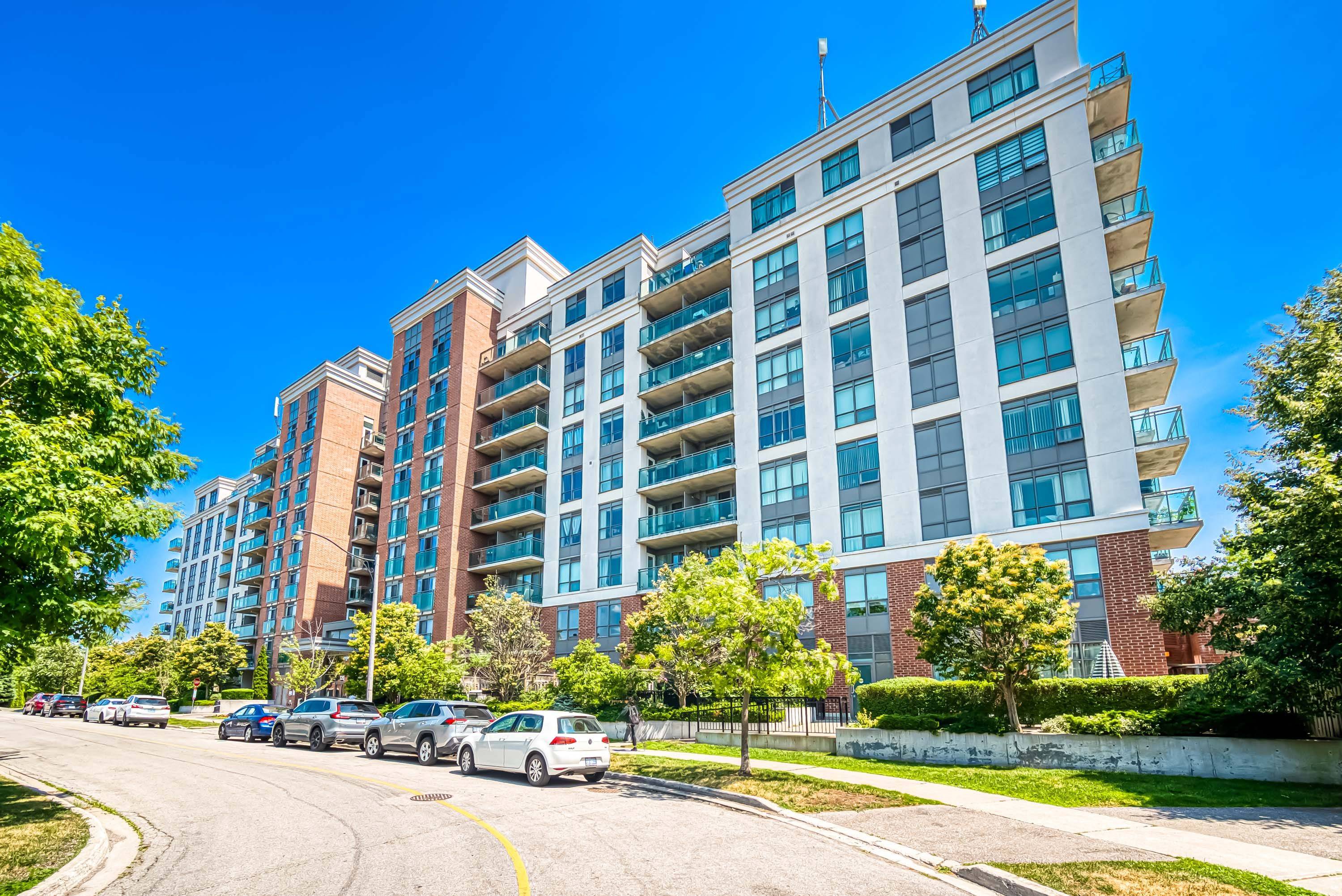 Toronto C13, ON M3C 4C5,120 Dallimore CIR #723
