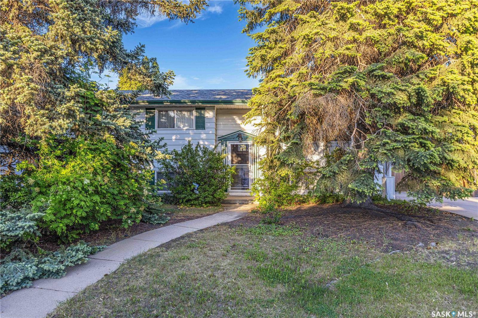 5 Athabasca CRESCENT, Saskatoon, SK S7K 1G8