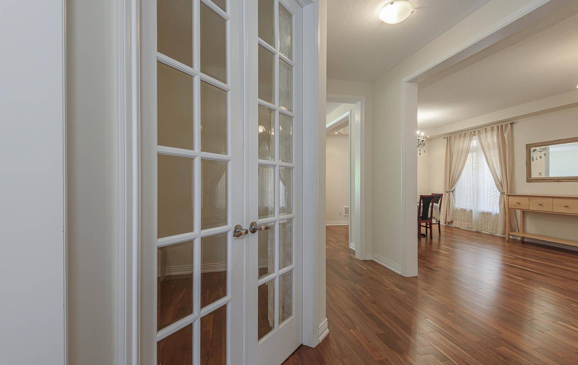 Brampton, ON L6X 0X8,5 Ingleborough DR