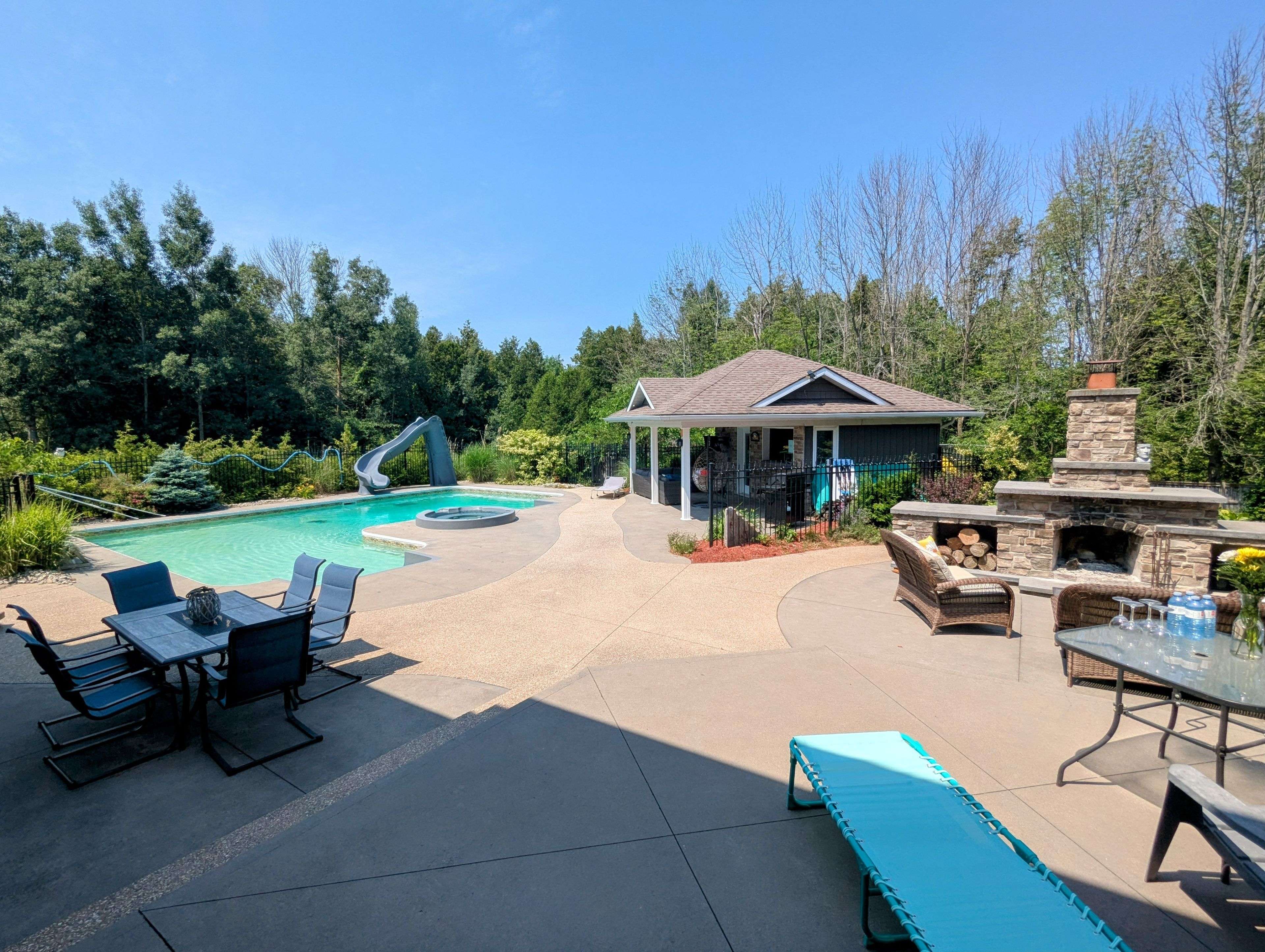 Kincardine, ON N2Z 2X6,19 STONEY ISLAND CRES