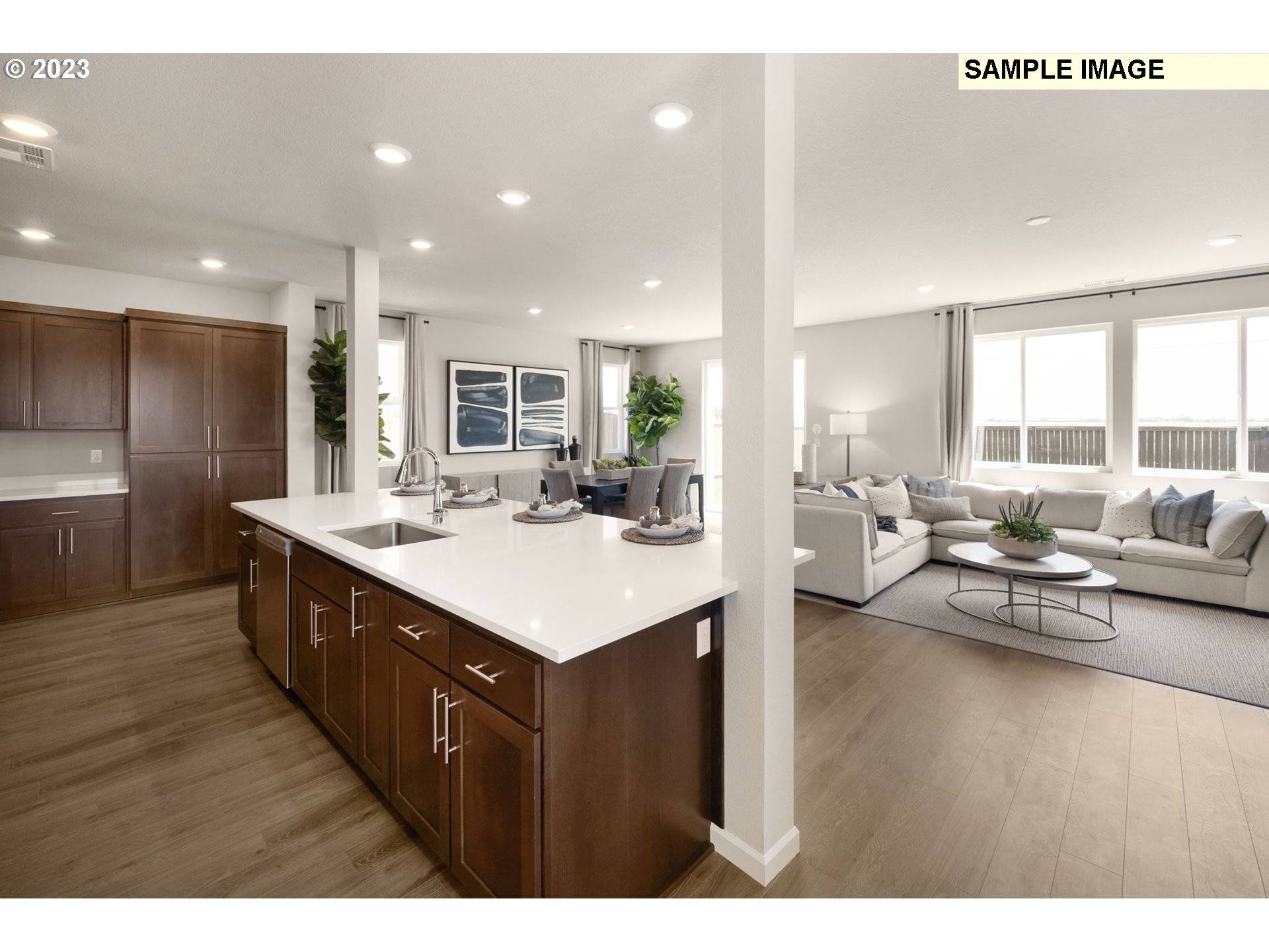 Tualatin, OR 97062,9360 SW Salinan St. #H261