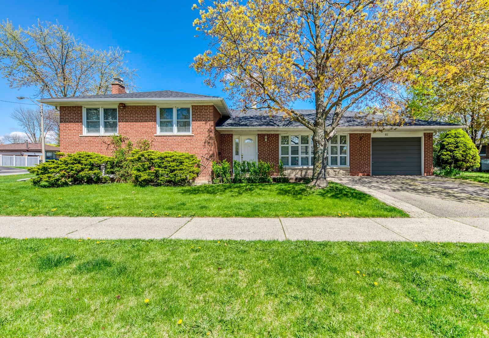 61 Brampton RD, Toronto W09, ON M9R 3J8