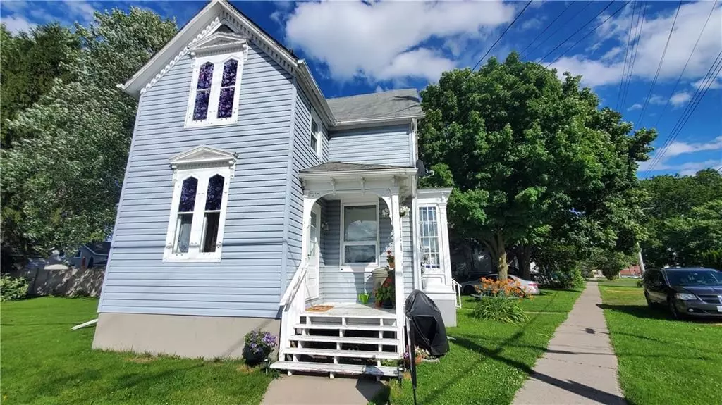 Edwardsburgh/cardinal, ON K0E 1E0,427 Victoria ST E