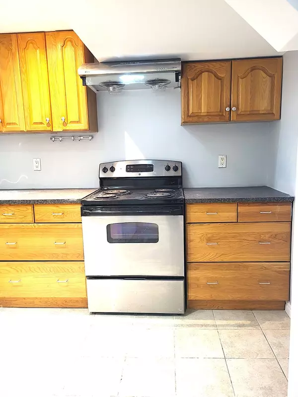 Mississauga, ON L5J 3Z3,2638 Sherhill DR #(Walkout Unit)