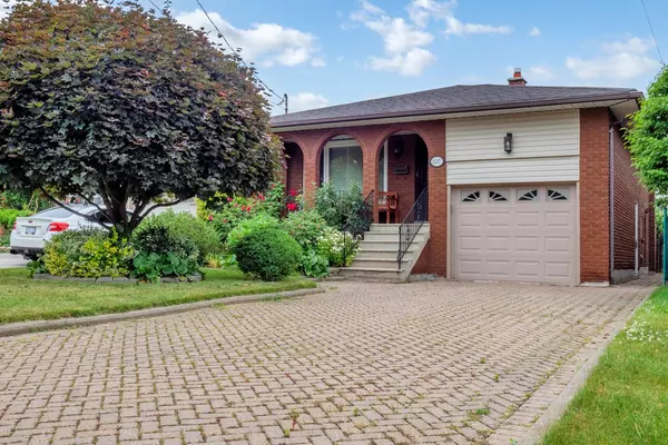 1217 Alexandra AVE, Mississauga, ON L5E 2A4