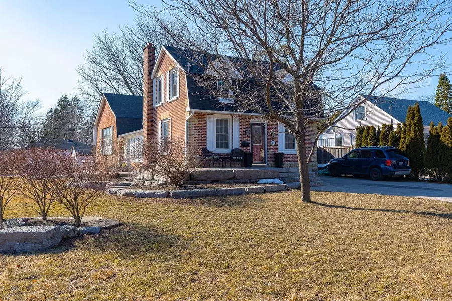 206B Palace ST, Whitby, ON L1N 5G2