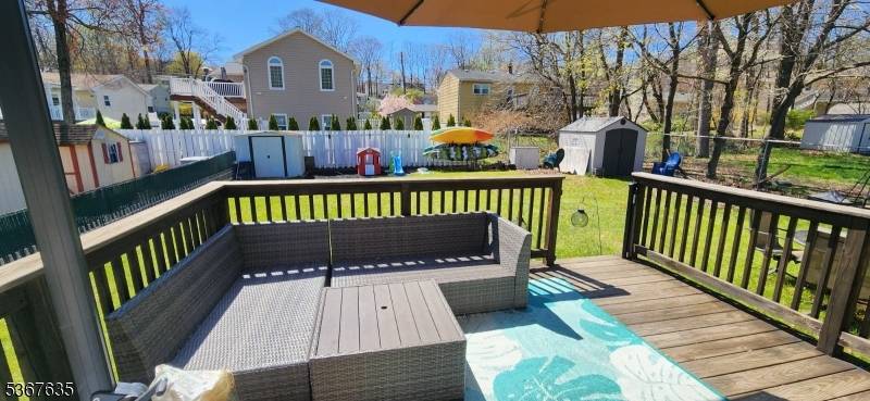 Hopatcong Boro, NJ 07843,28 Tobyhanna Trl