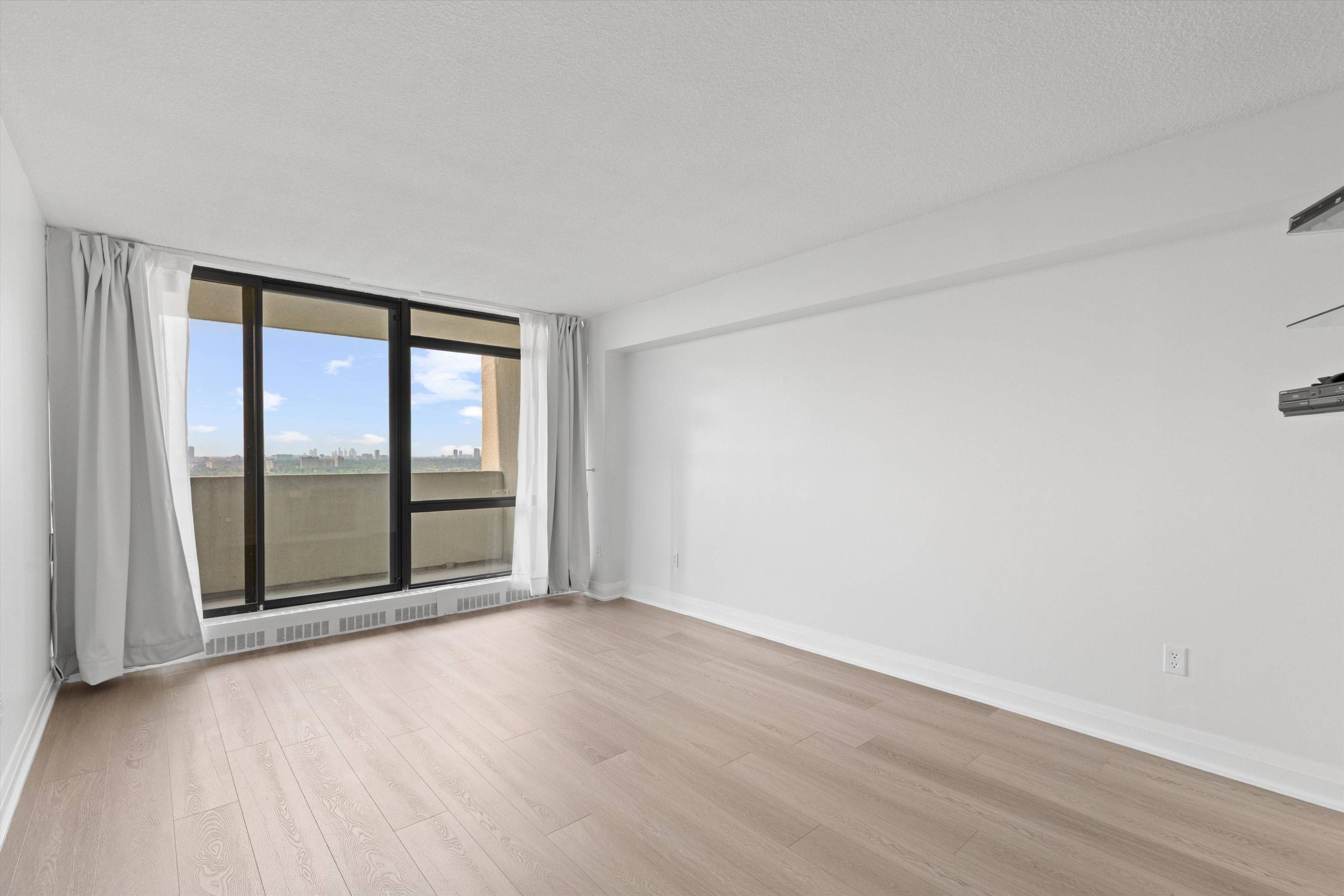 Toronto C15, ON M2J 4X7,3300 Don Mills RD #2209