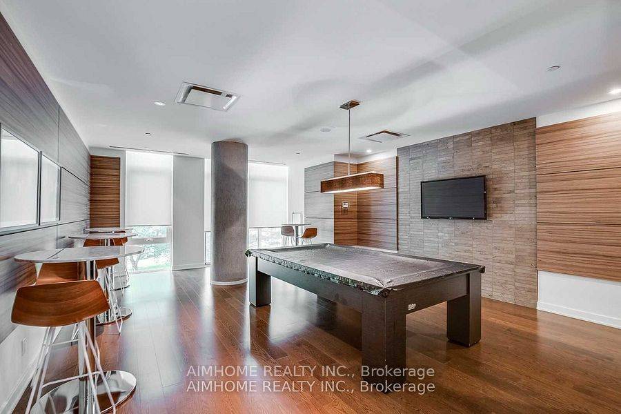 Toronto C01, ON M4Y 0A5,75 St Nicholas ST #1606