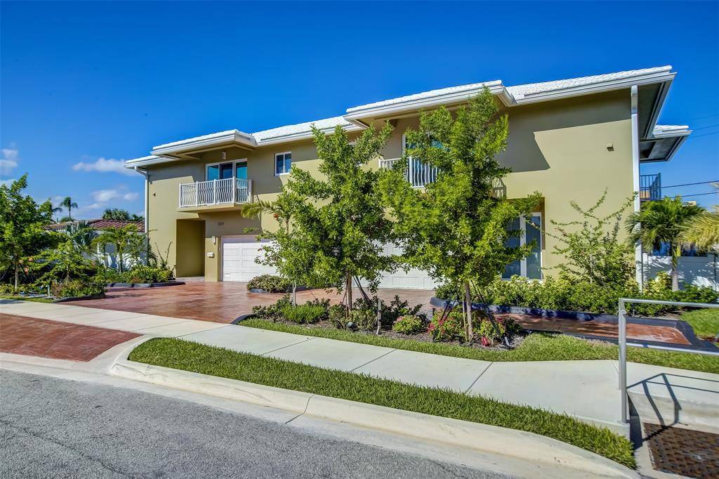 Pompano Beach, FL 33062,3229 NE 7th St #WEST