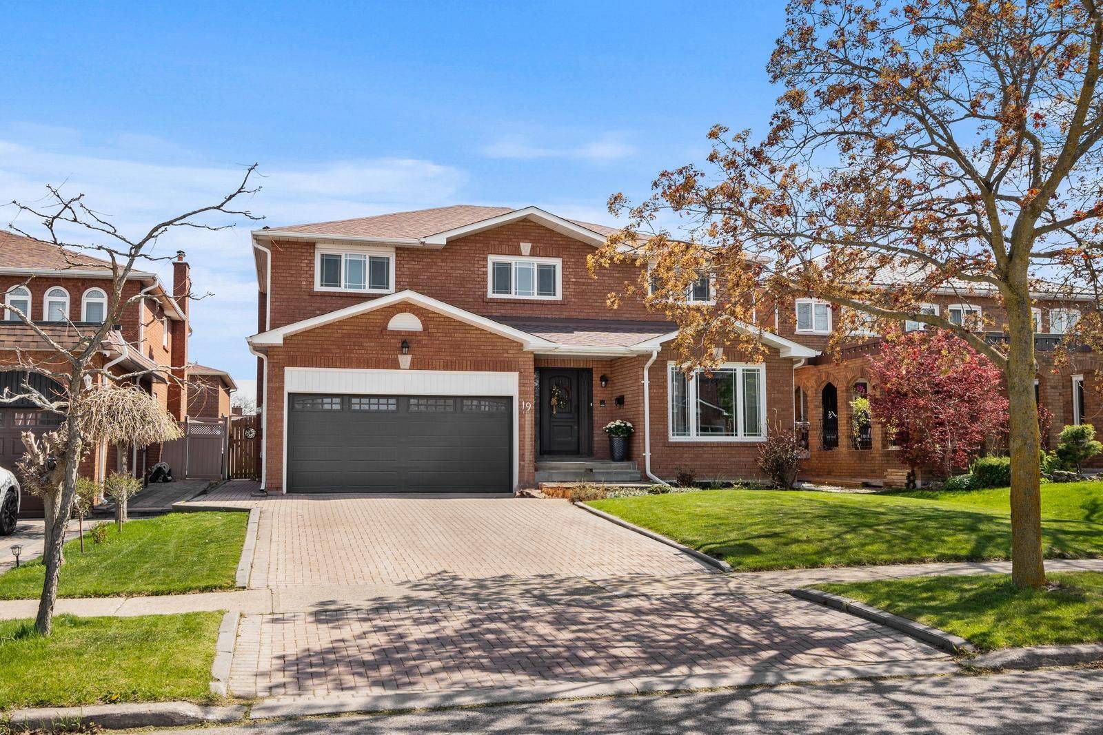 Vaughan, ON L4L 6S1,19 Claudia AVE