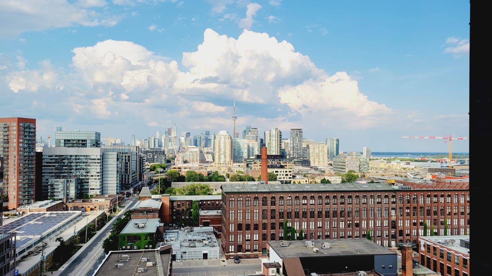 Toronto W01, ON M6K 0H8,270 Dufferin ST #LPH 18