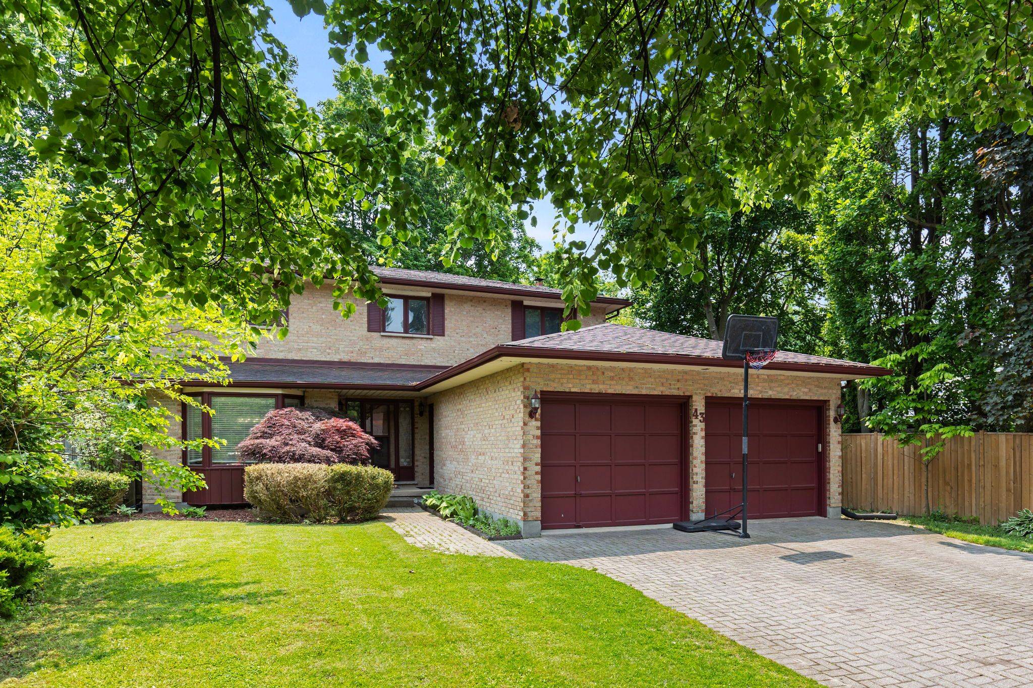 London South, ON N6J 4M5,43 Mountainview CRES
