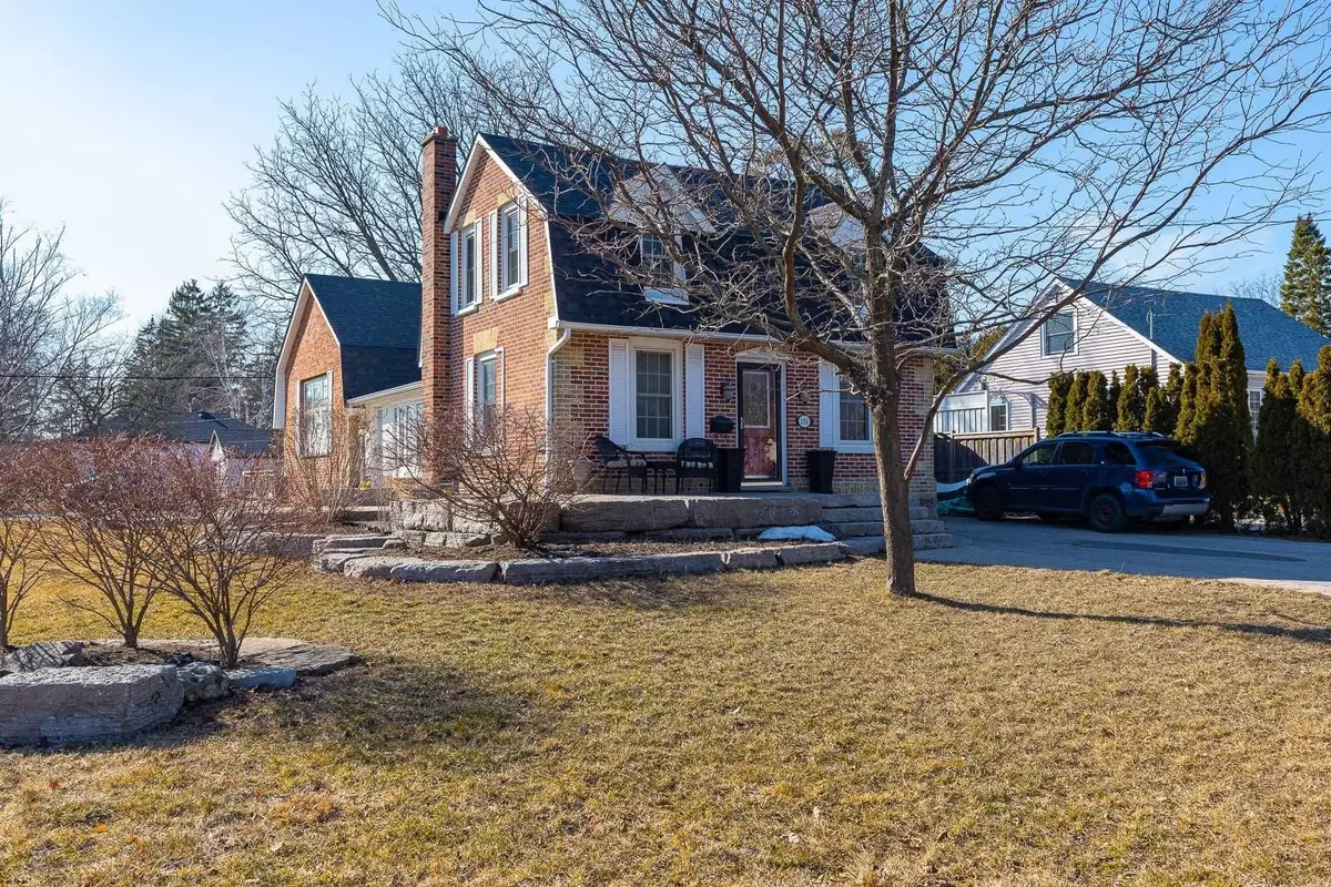 Whitby, ON L1N 5G2,206B Palace ST