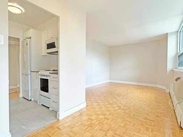 485 Huron ST #306, Toronto C02, ON M5R 2R5
