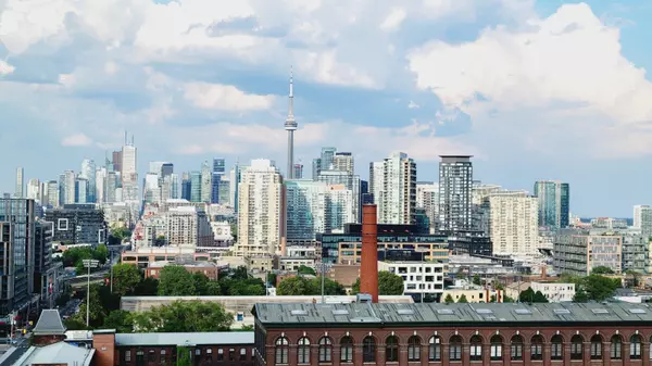 270 Dufferin ST #LPH 18, Toronto W01, ON M6K 0H8