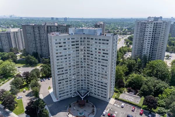 Mississauga, ON L5A 4B6,3695 Kaneff CRES #607