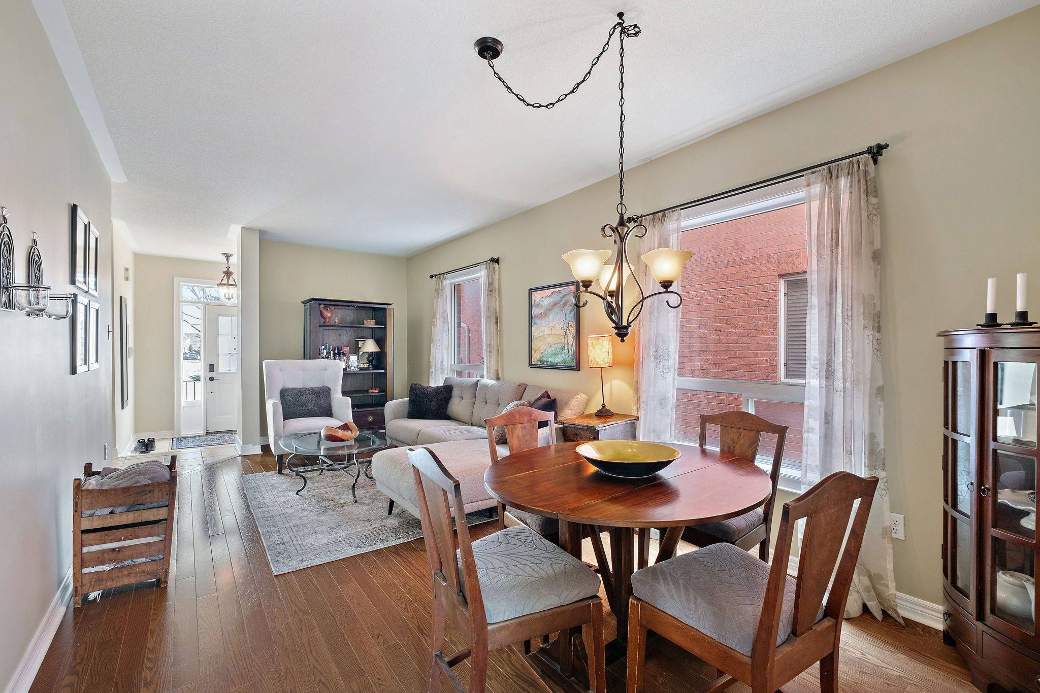 Newmarket, ON L3X 2W1,228 Sawmill Valley DR