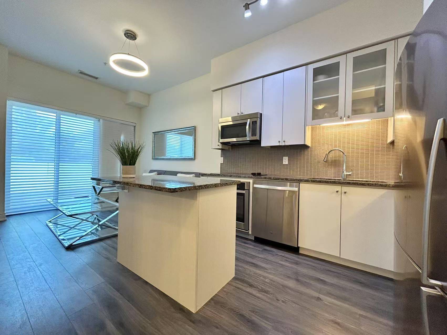Richmond Hill, ON L4C 0Z1,9090 Yonge ST #103B
