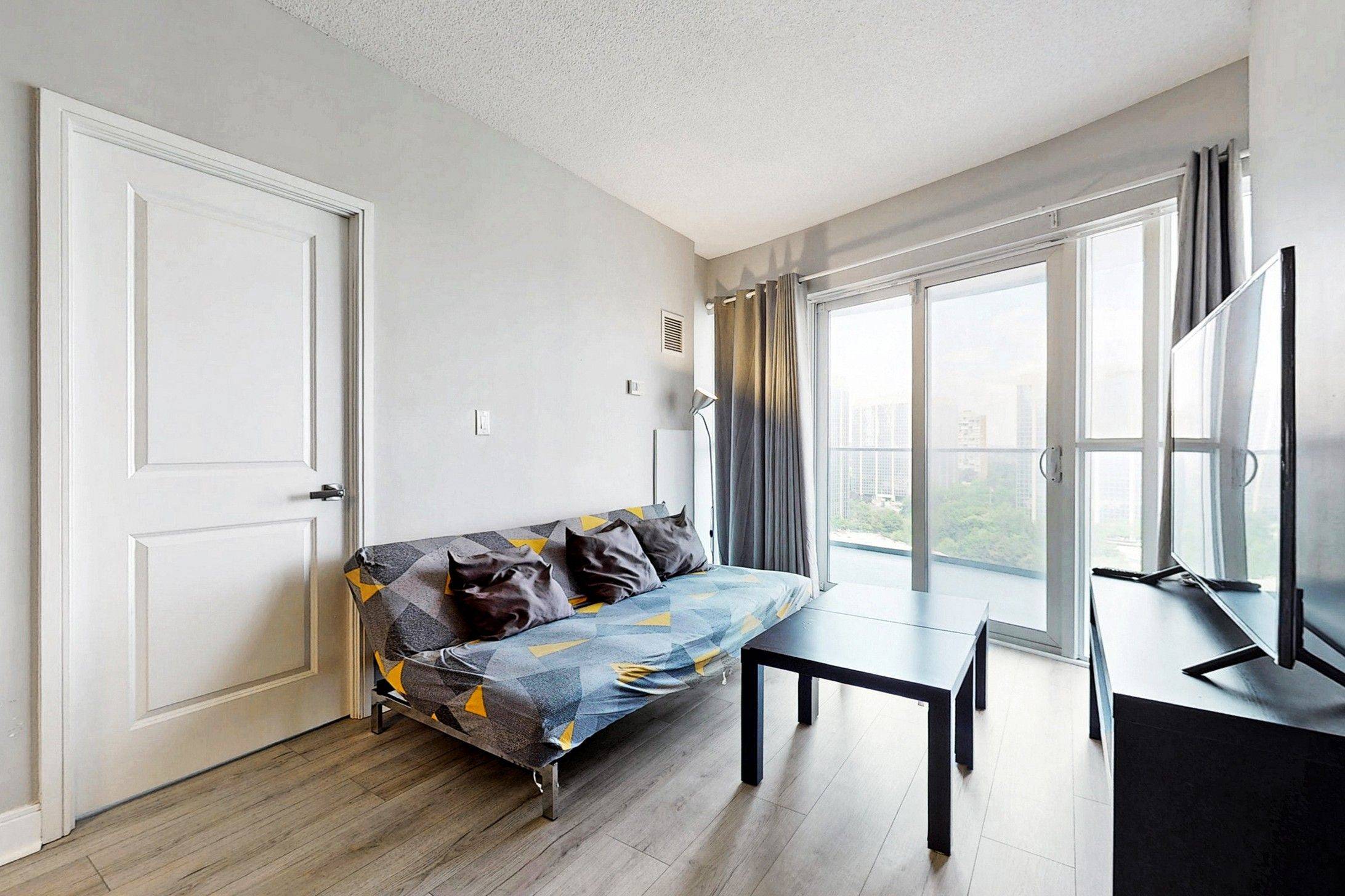 Mississauga, ON L4Z 0A9,60 Absolute AVE #1307