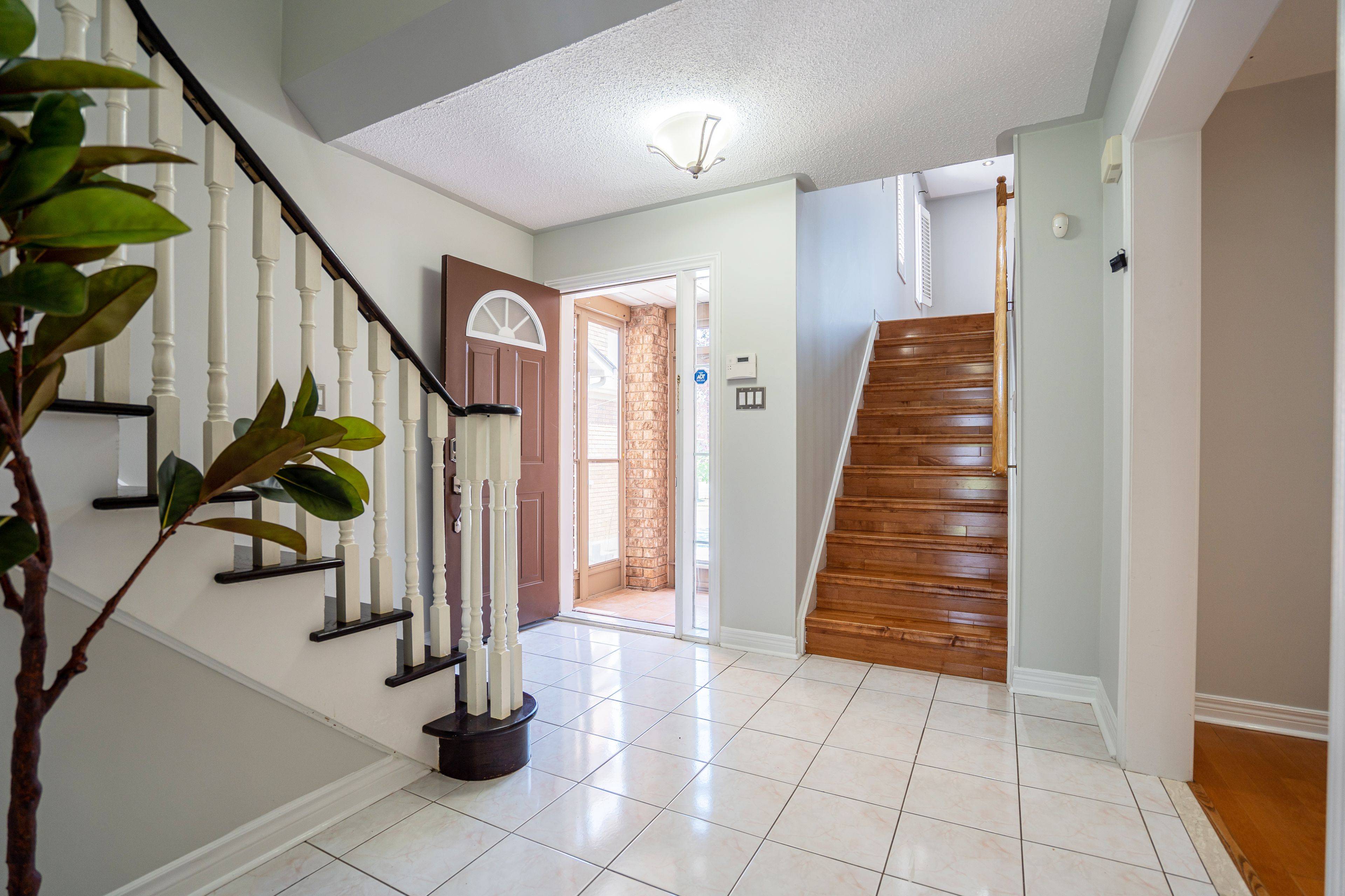 Mississauga, ON L5M 5L7,5880 Chorley PL E