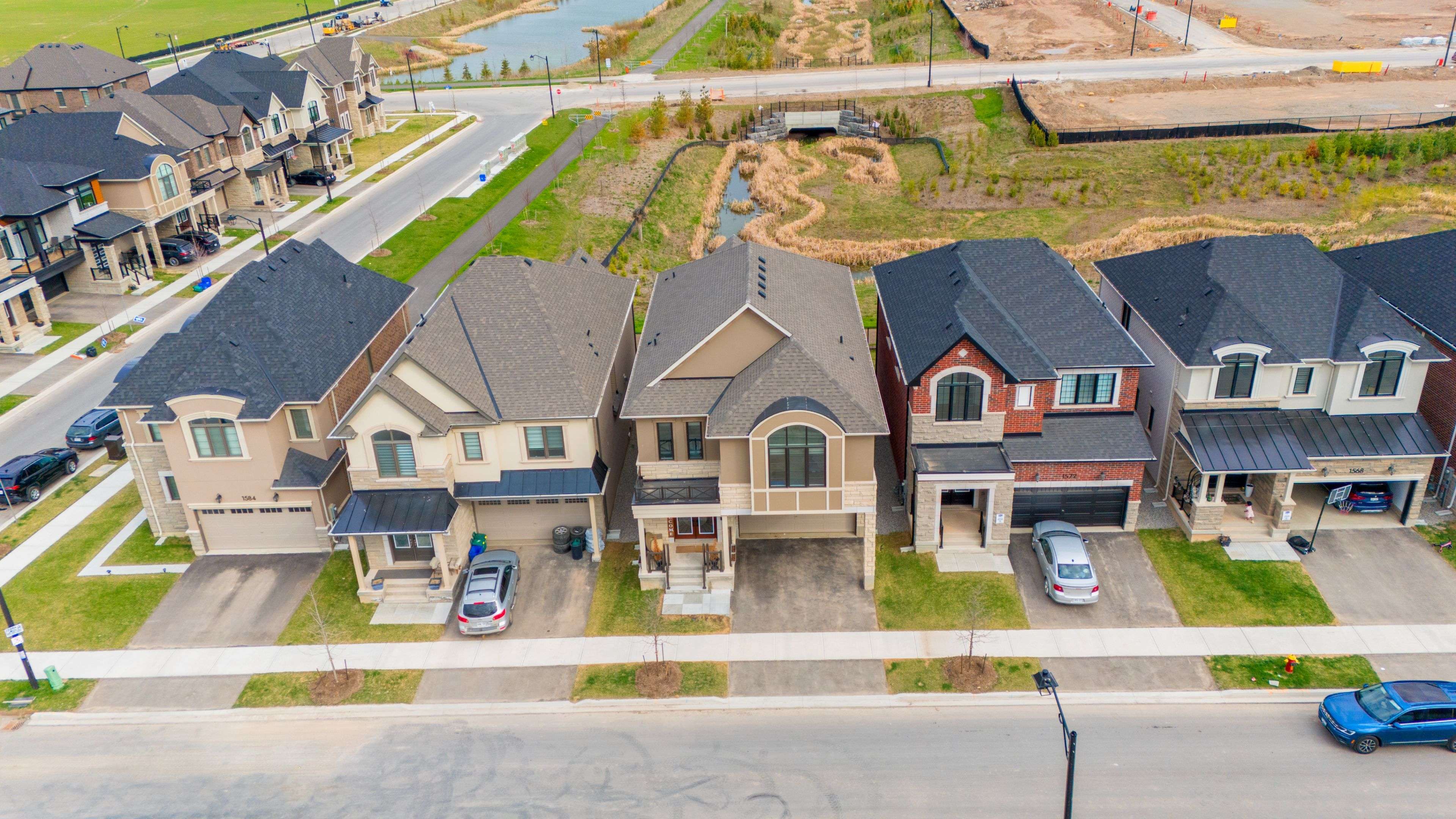 Milton, ON L9E 2A7,1576 Cookman DR