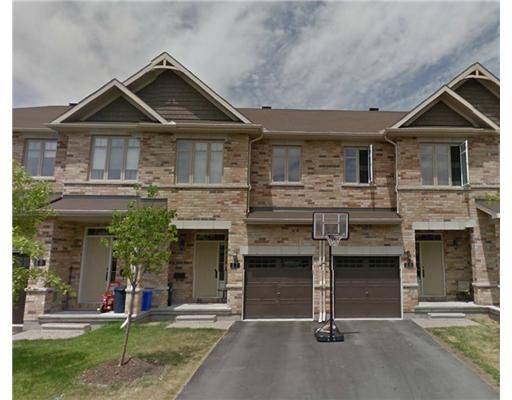 17 MADELON DR, Barrhaven, ON K2J 5C7