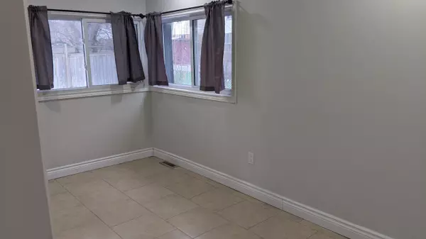 Oshawa, ON L1J 3S2,1152 Cedar ST #Upper Unit