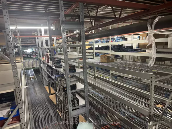 Toronto E04, ON M1P 3B2,120 Midwest RD #19