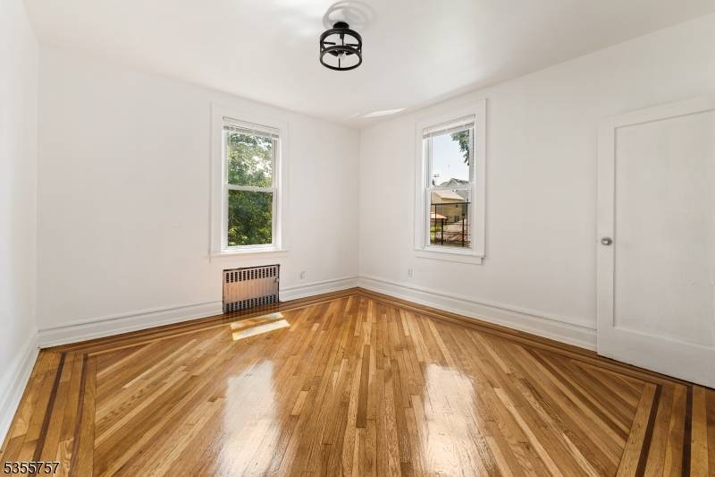 Newark City, NJ 07112,292 Goldsmith Ave #2