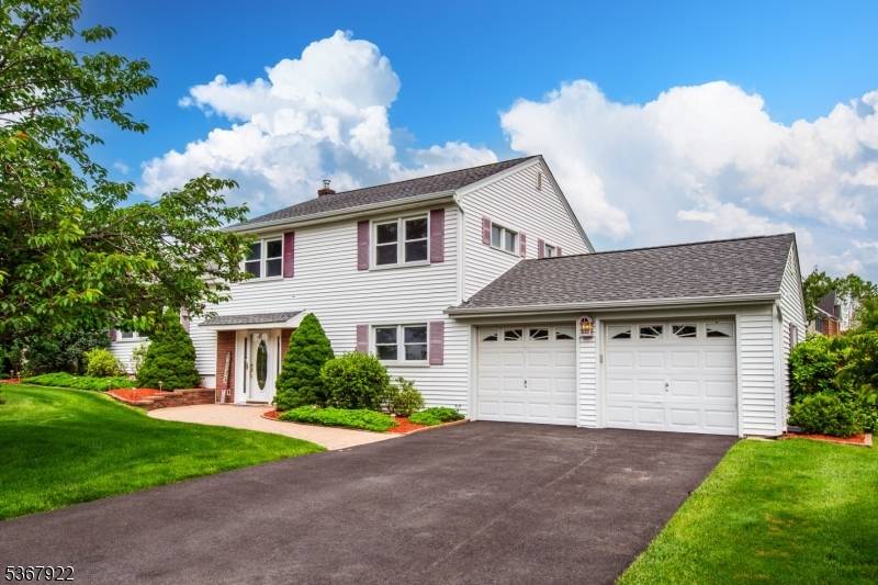 24 Mostyn Rd, Randolph Twp., NJ 07869