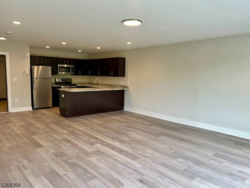 Hillsborough Twp., NJ 08844,692 Us Highway 206 #202