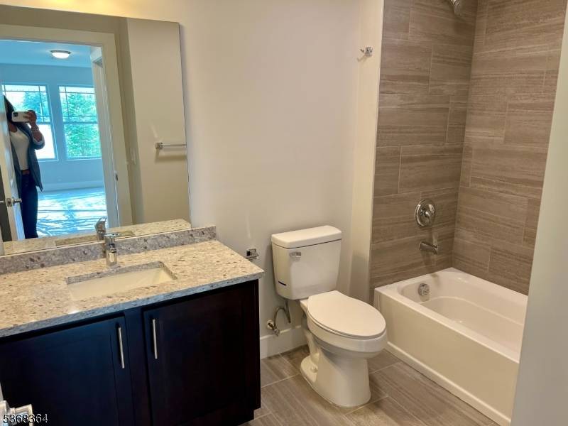 Hillsborough Twp., NJ 08844,692 Us Highway 206 #202