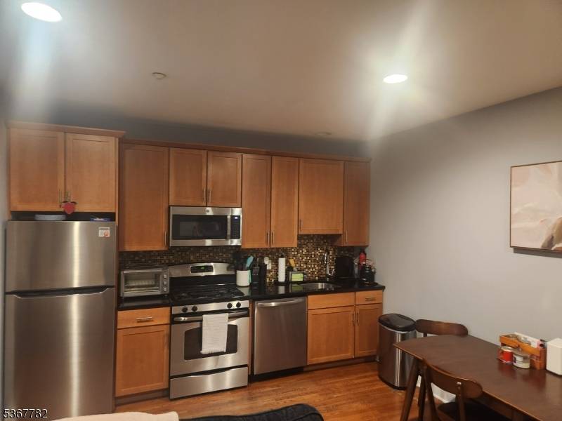 Scotch Plains Twp., NJ 07076,450 Park Ave #2B