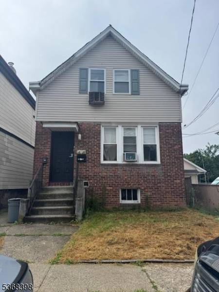 50 Martha Ave, Elmwood Park Boro, NJ 07407