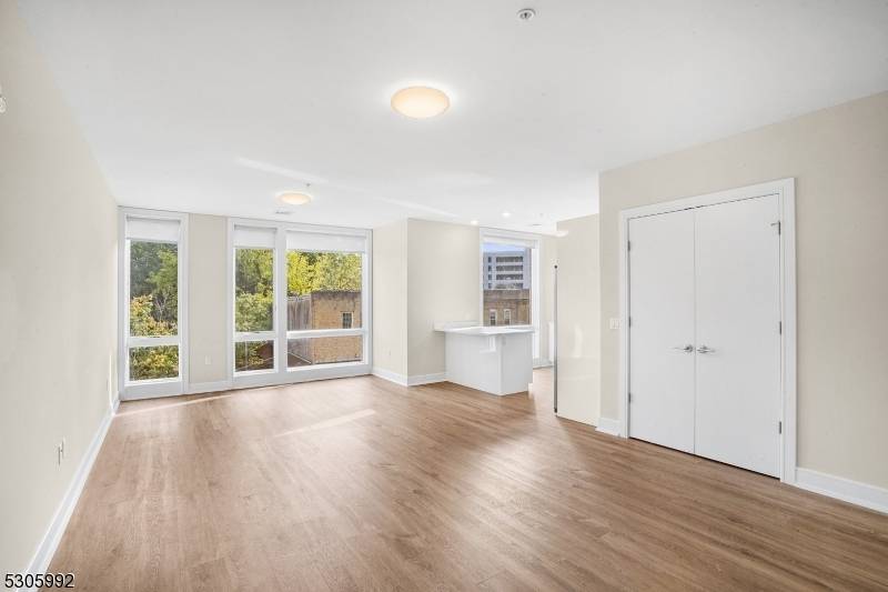 Morristown Town, NJ 07960,42 Spring St #203