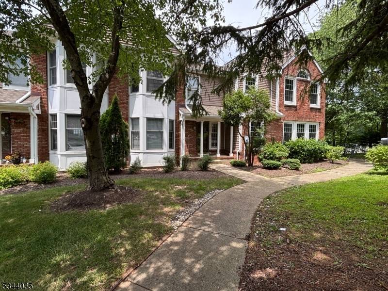 135 Hawthorne Ct, Rockaway Twp., NJ 07866