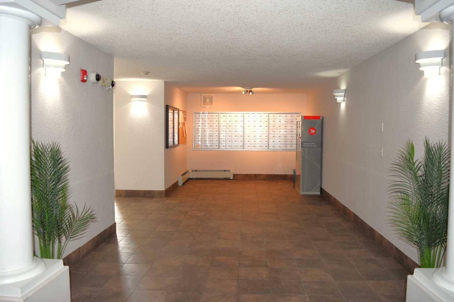 Calgary, AB T2A 7X8,6224 17 AVE SE #2402