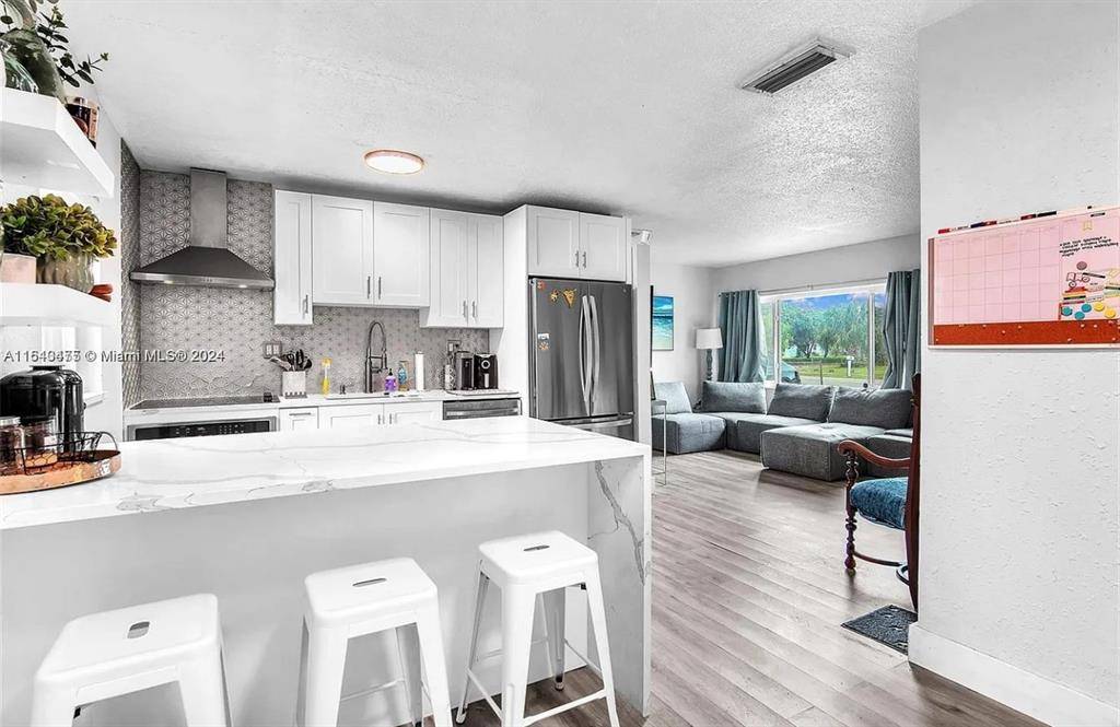 Oakland Park, FL 33334,561 NE 61st St