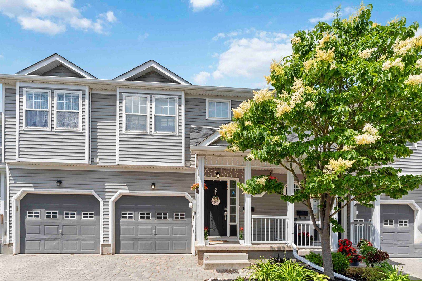 9 LAKESHORE RD #2, St. Catharines, ON L2N 2S7