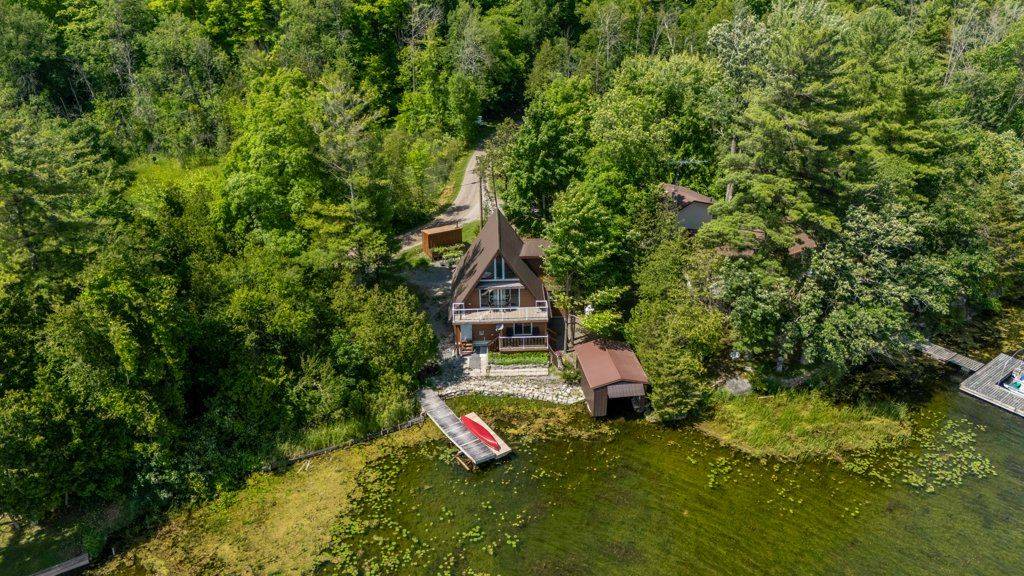 Leeds And The Thousand Islands, ON K0E 1L0,304 Hay Bay LN
