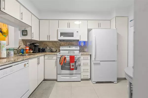 Pembroke Pines, FL 33026,1101 Colony Point Cir #116