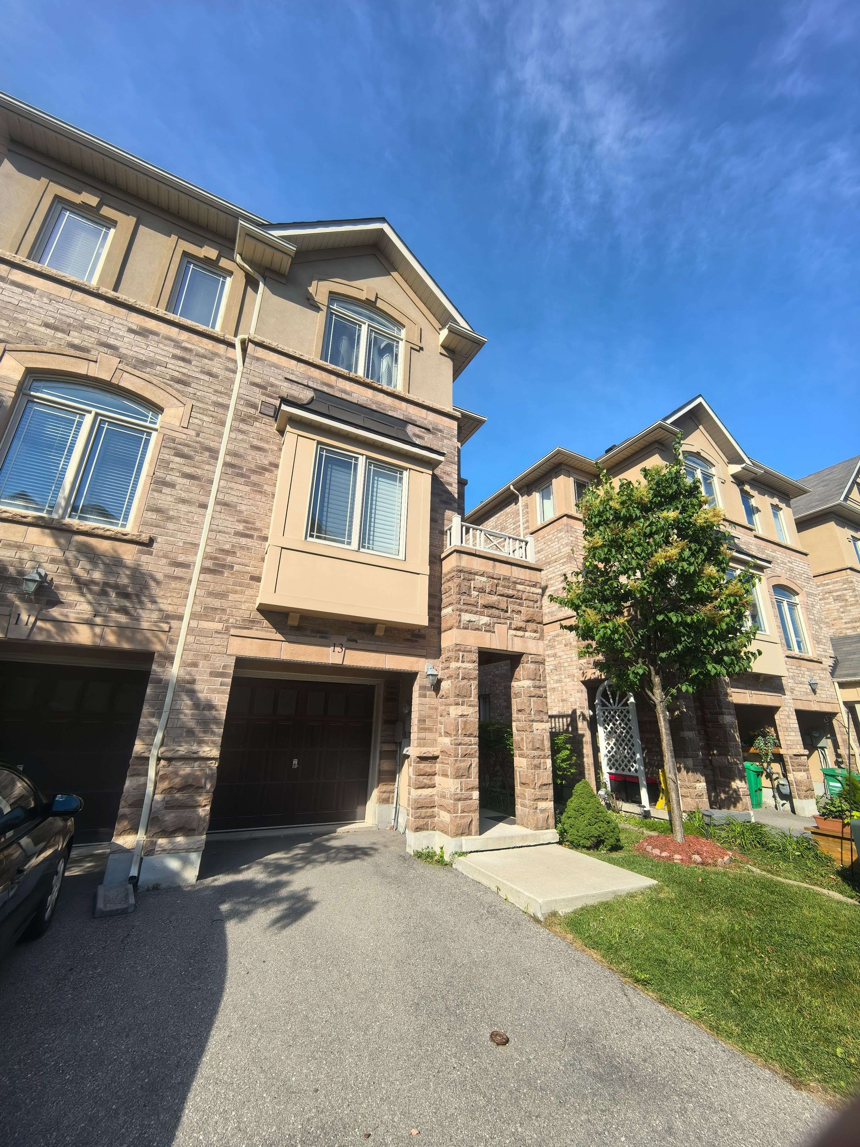 6625 Falconer DR #13, Mississauga, ON L5N 0C7