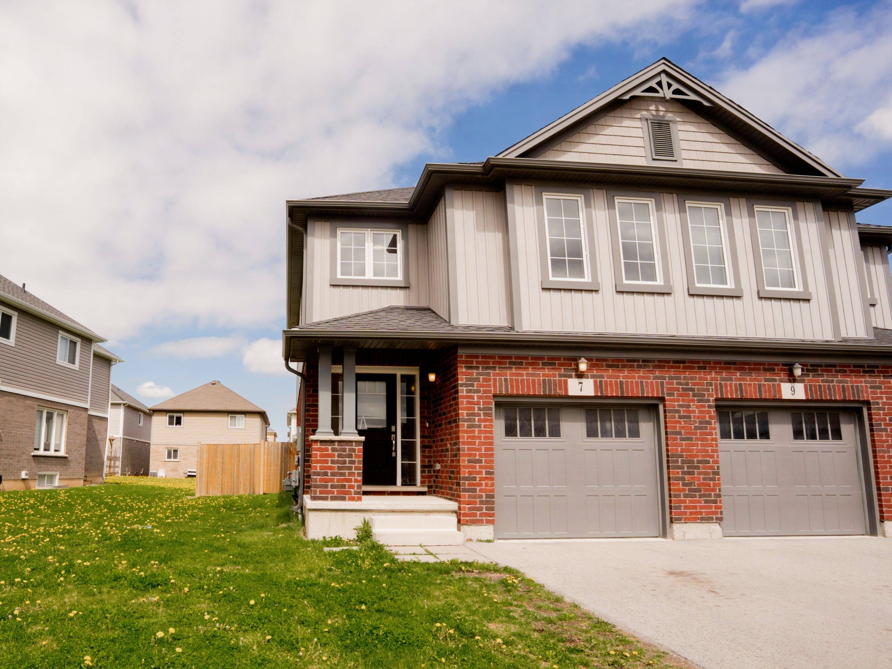 7 Hawthorn AVE, Thorold, ON L2V 0H9