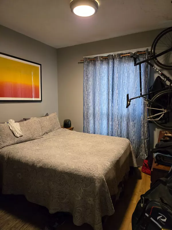 Toronto E01, ON M4M 2K6,132 De Grassi ST #Main